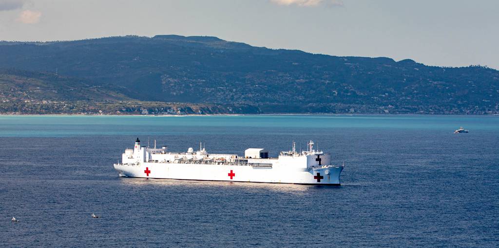 Hospital ship Comfort temporarily suspends medical services in Haiti