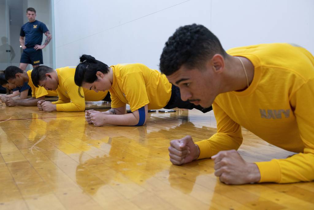 Navy creates separate PRT plank standards for men women