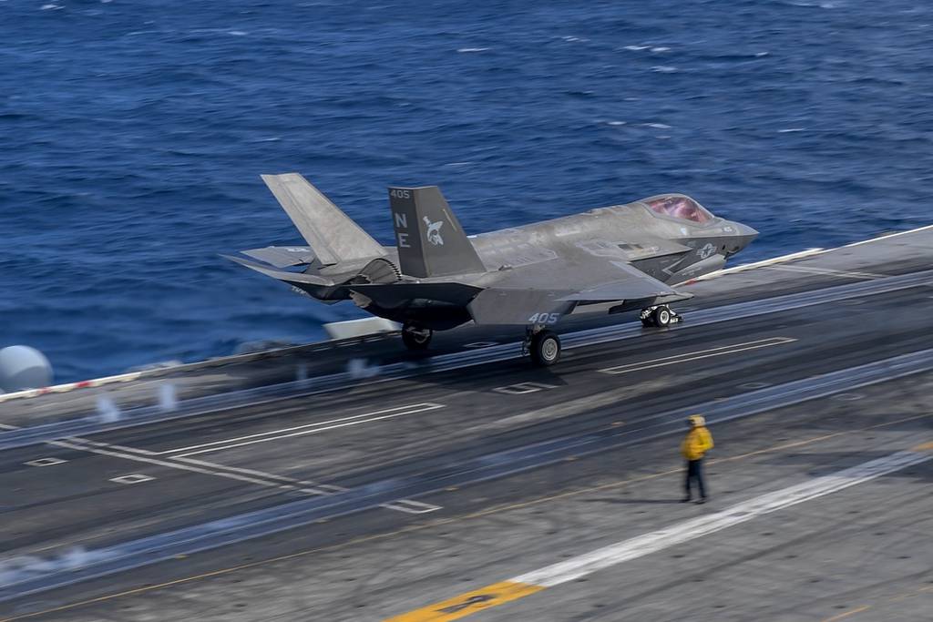 Navy prepares F-35C recovery op in South China Sea as Japan ...
