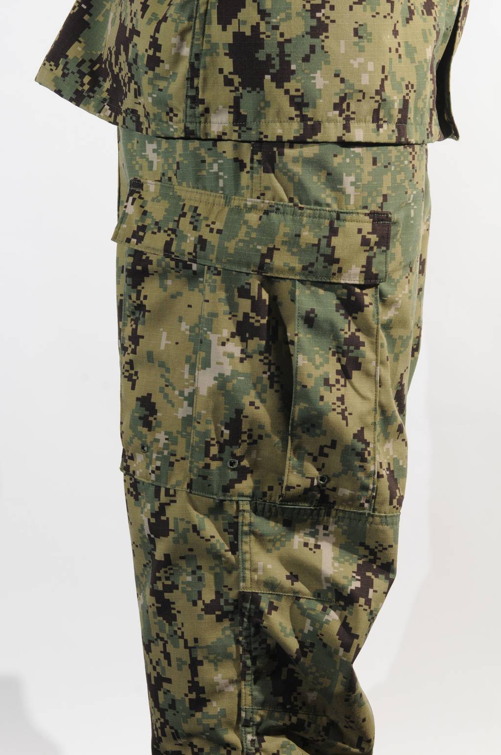 The Navy's woodland cammies: The roll-out plan & how to wear them right
