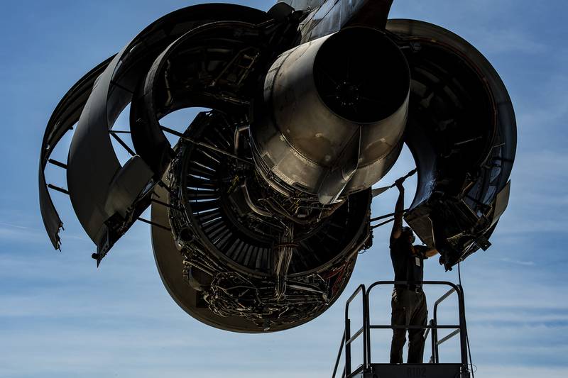 Staff Sgt. Samuel Peoples, 911th Maintenance Squadron aerospace propulsion technician, closes the thrust reverser fan duct on a C-17 Globemaster III engine at the Pittsburgh International Airport Air Reserve Station, Pa., July 15, 2020.