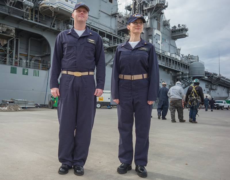 Khakis at sea? The Navy’s plan for a new operational uniform